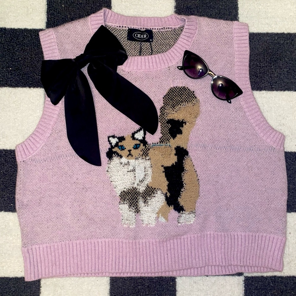 NWT Lavender Cat Sweater Vest 🤍🖤